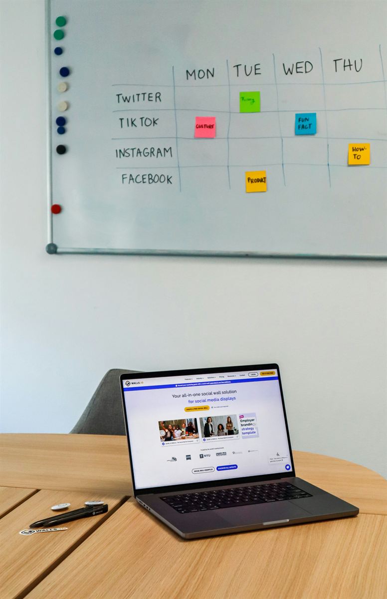Kreative Content- und Creative-Entwicklung im Team